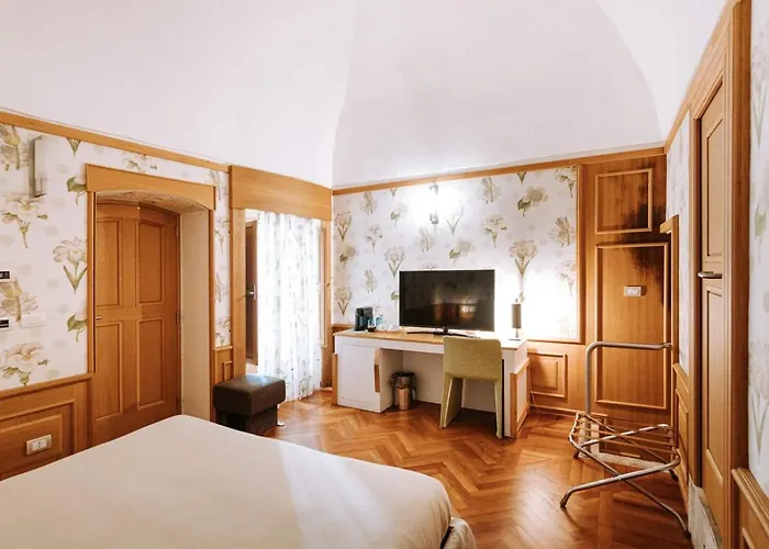 מלון Santa Rosa Relais נוצ'י